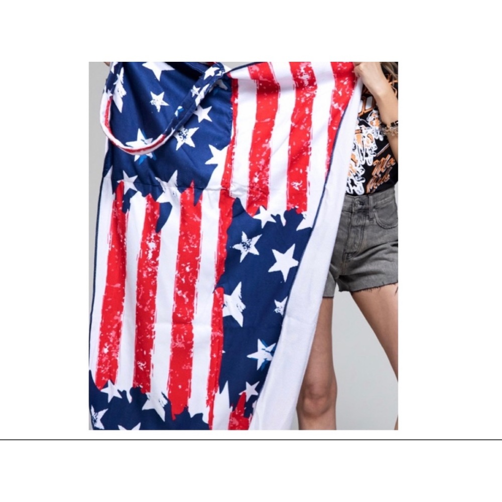NEW🇺🇸 Stars & Stripes Beach Towel/Bag Convertible  NWT